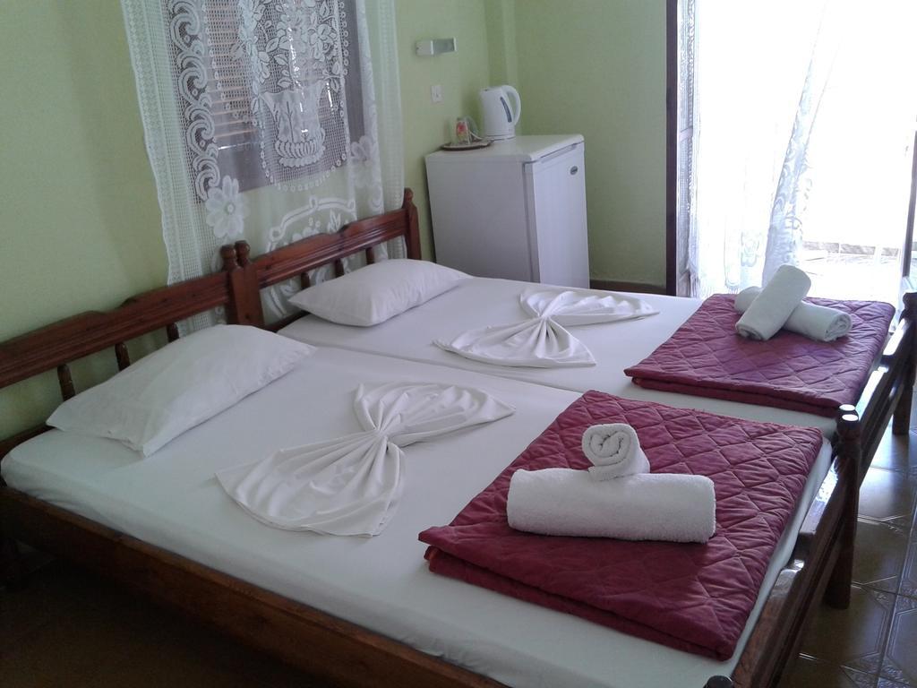 Christina Pension Karterados  Kamer foto